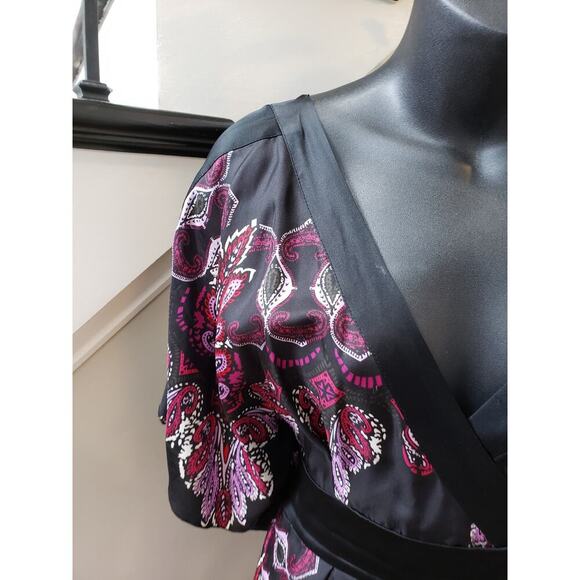 Bebe Wrap Dress Womens XS Multi Silk Paisley Empire Waist Cold Shoulder Sleeve - Picture 10 of 10